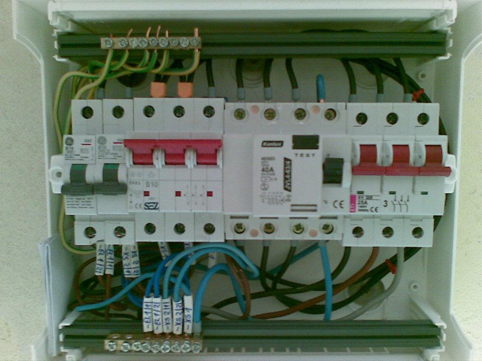 Domový rozvádzač 230/400V. (2)